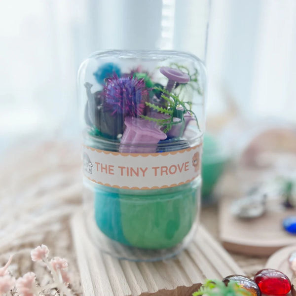 T.TINY TROVE Play on the Go Jar - Safari Animal