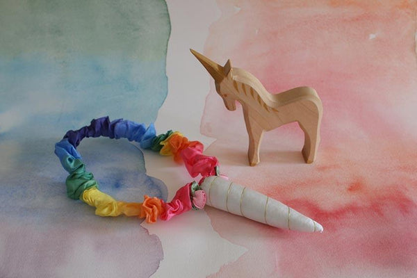 SARAH'S SILKS Garland Headband - Rainbow Unicorn